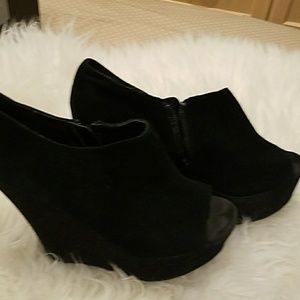 Open toe Wedge Booties